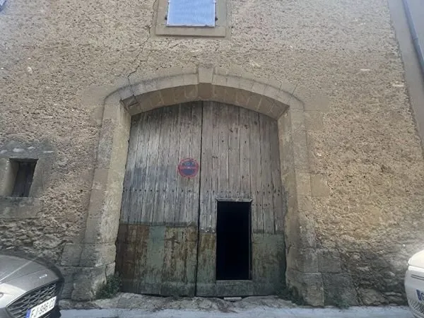 Bâtiment 1 pièce 200 m²