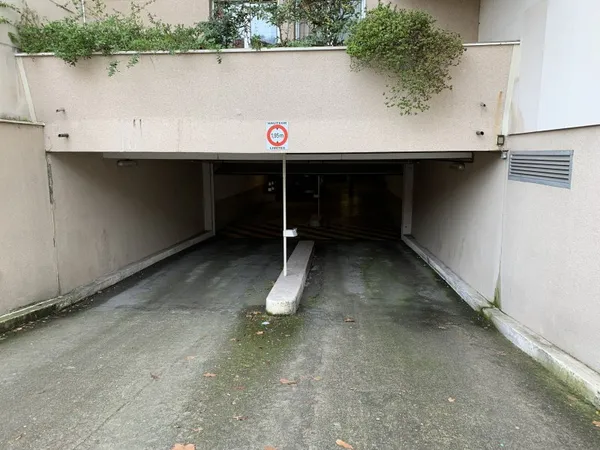 Loue parking 12m²