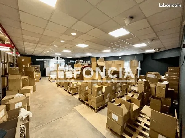 Local commercial 700 m²