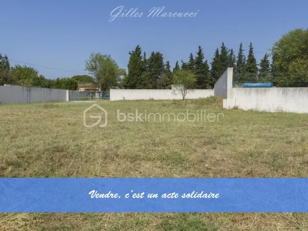 Terrain 606 m²