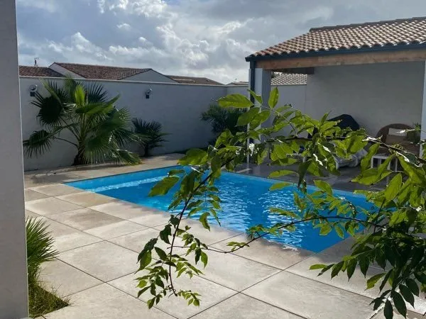 Maison 137m2 de plain-pied avec 3 chambres + garage + piscine à Périgny