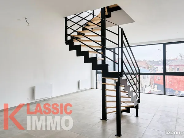 Loft/atelier/surface 5 pièces 148 m² 
