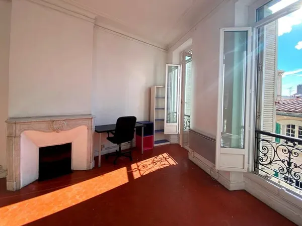 Marseille 6ème - T3 Rue des Trois Rois, étage élevé