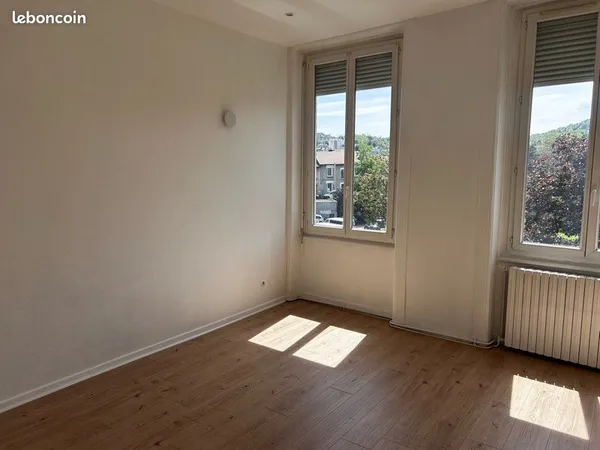 Appartement T3 rénové, 67,44m2, 2 chambres, lumineux, Saint-Étienne Jacquard