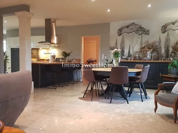 Grande maison familliale avec studio et piscine
