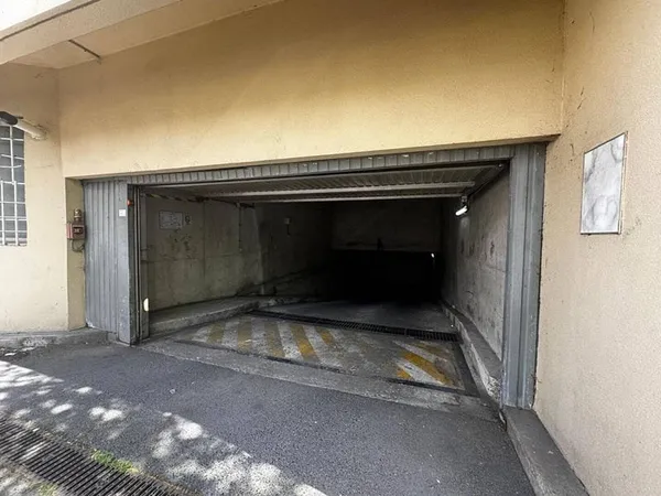 Parking 12 m²