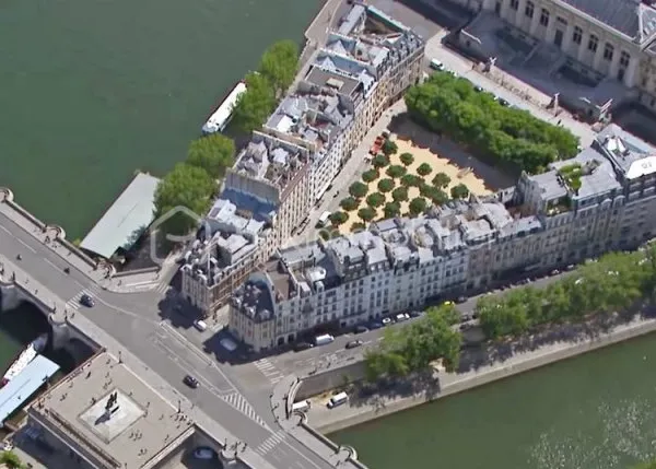 LOCAL COMMERCIAL EN DUPLEX A VENDRE - RDC AVEC ENTRESOL - PLACE DAUPHINE - PARIS 1ER
