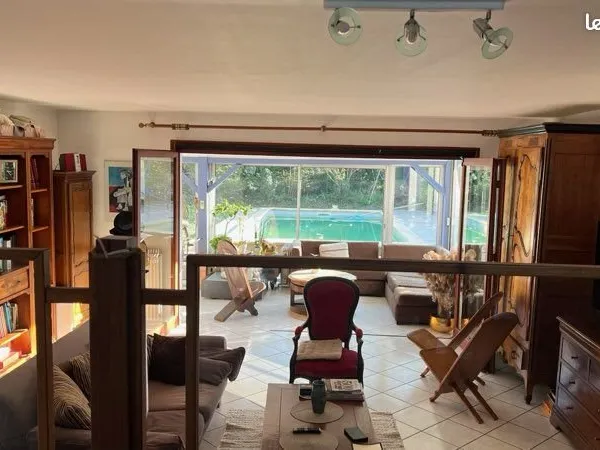 Chambre à louer en colocation - Maison avec piscine à Tresses