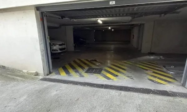 Place de garage couverte 54€ + TVA