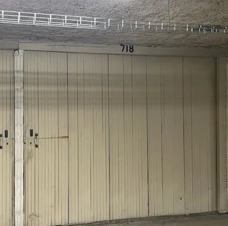 Parking 8 m²