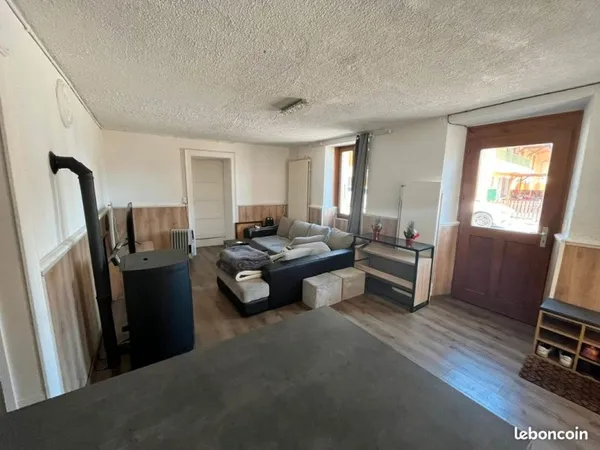 Colocation mixte, petit village
