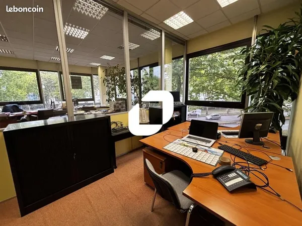 Bureaux 161 m²