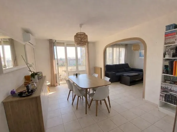 T3 avec balcon et cave