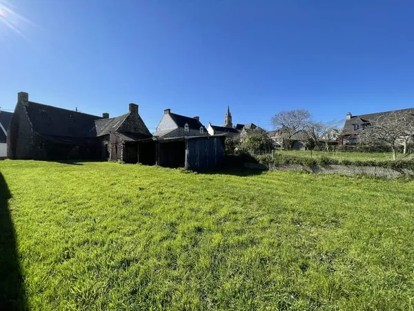 A vendre - Grange en pierre à rénover au fort potentiel au c