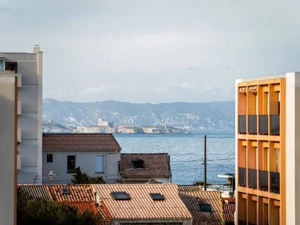 T2 lumineux à deux pas de la mer