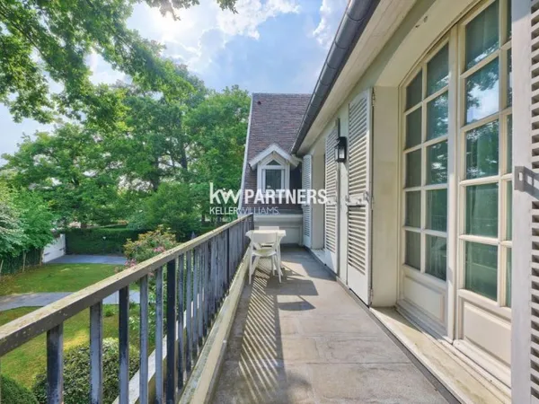 VENTE : maison de 14 pièces (420 m²) au Vésinet 14 PIÈCES 8 chambres jardin