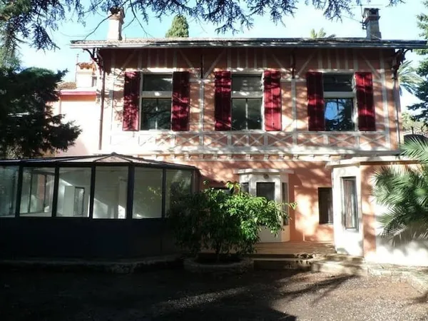 Villa 7 pièces 330 m²