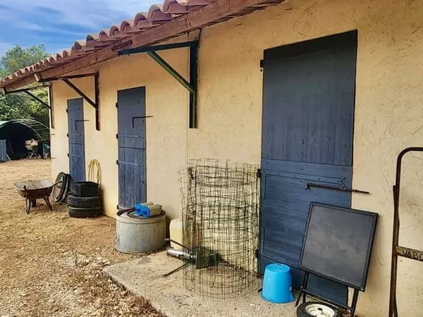 Maison 12 pièces 335 m²
