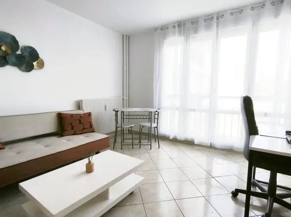 Appartement meublé de type 1 dans résidence de standing