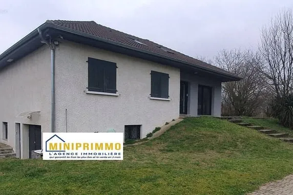 LAGNIEU 5 min - Ensemble composé de 5 appts meublés loués et terrain constructible