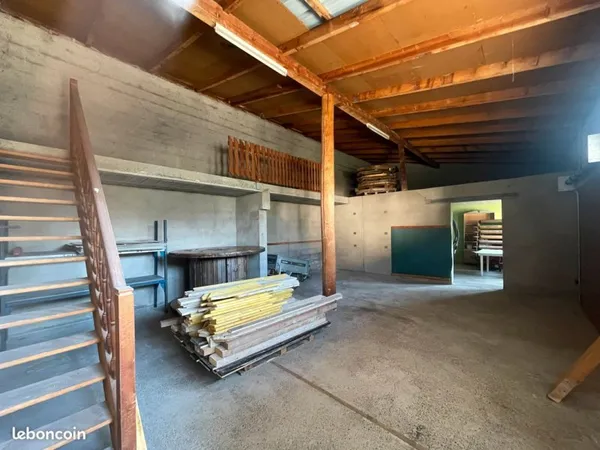 Espace de stockage 120m2