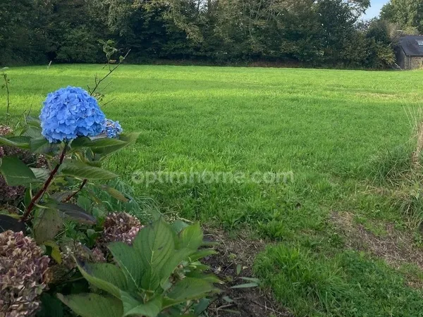 TREGOUREZ (29):Terrain Constructible 2000m2 - 20 min de Quimper - Libre de Constructeur -