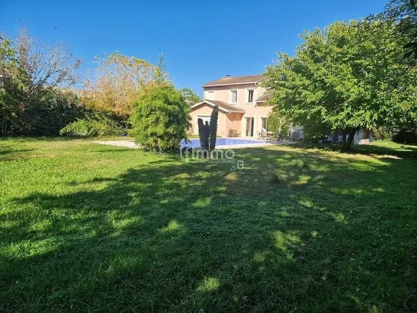 Maison sur terrain clos de 1200 m2