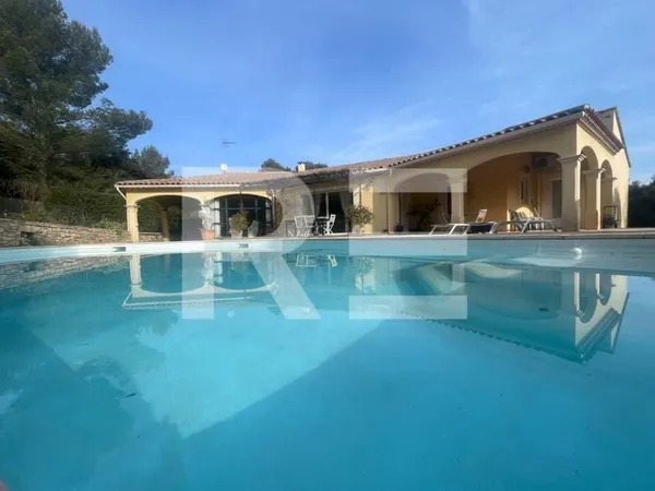 BELLE VILLA AVEC PISCINE - 230m2 - QUARTIER CARREMEAU