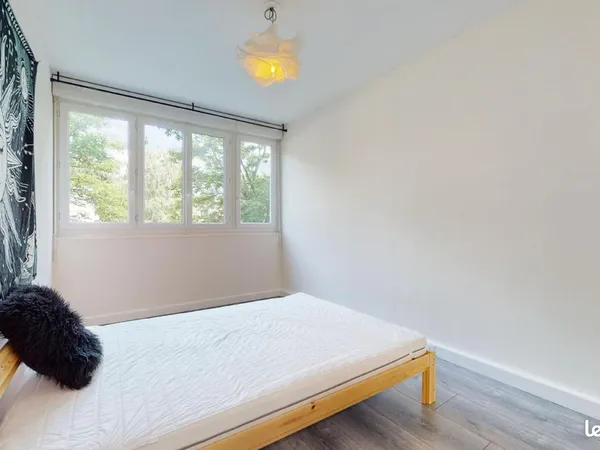 Chambre 3 pièces 71 m²