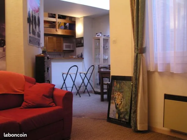 F1 bis, 33 m2 environ, rue Malus, LILLE-REPUBLIQUE- MAIRIE: 540 euros (+40 euros ch.)