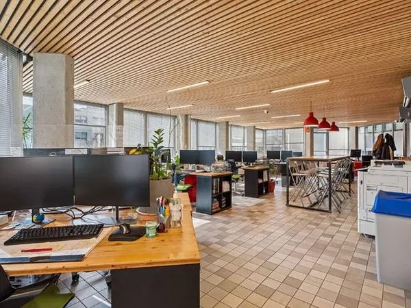 Bureaux 6 pièces 283 m²
