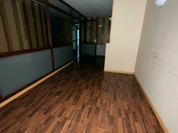 LOCAL PROFESSIONNEL 133,50 RDC VANDOEUVRE RUE EMILE ZOLA