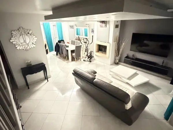 Chambre à louer Maison Spacieuse 5 minute de la gare