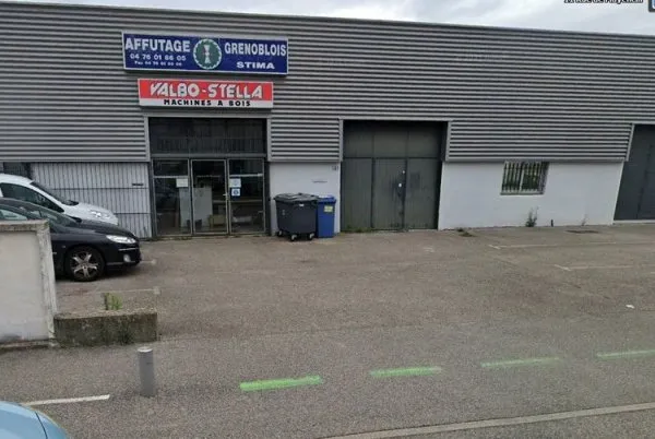 LOCAL GIÈRES MAYENCIN 200 M2