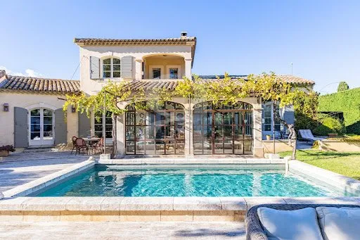 Villa 7 pièces 223 m²