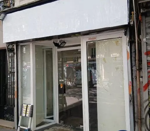 Local 30 m² Paris