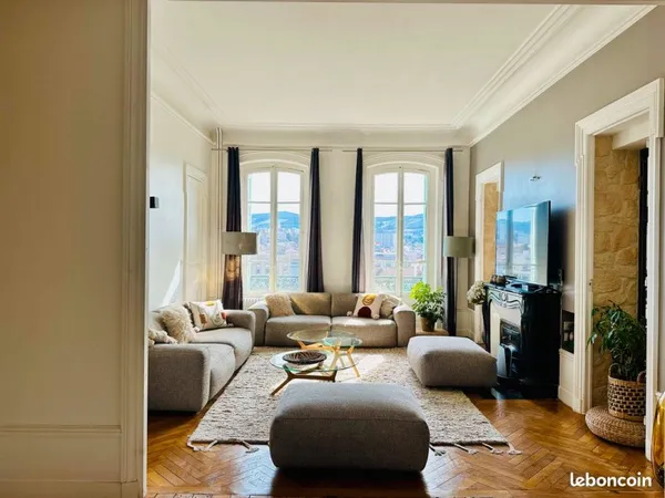 Appartement bourgeois 146 m² balcon vue panoramique chauffage compris Claude Delaroa