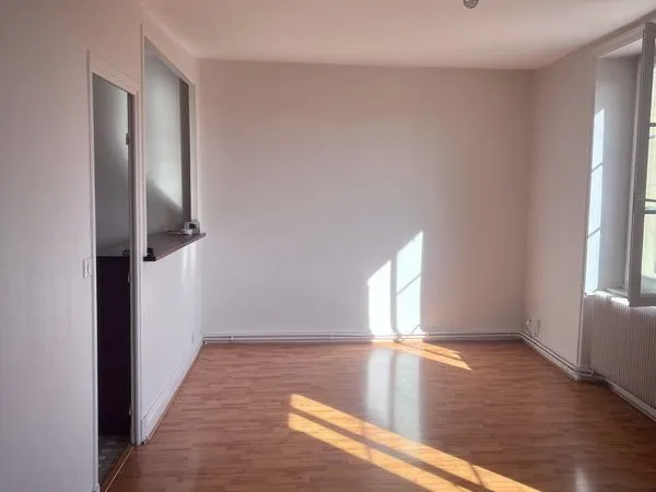 À louer appartement T.4