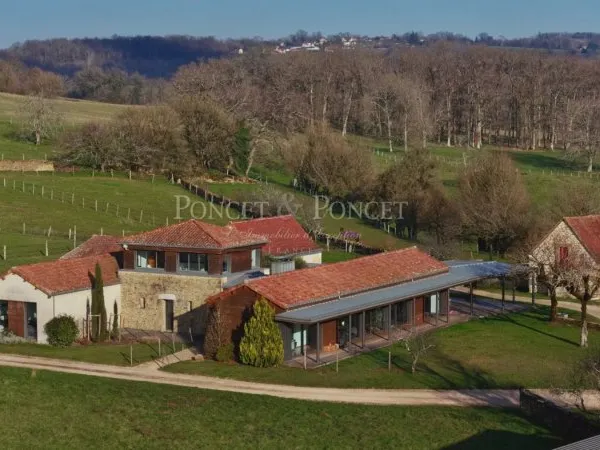 Propriété équestre dans le Lot avec très belle maison contempora