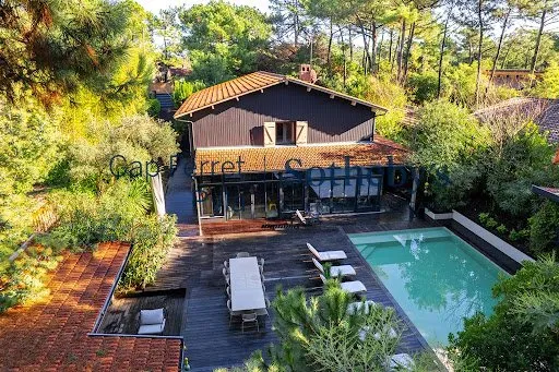 Maison 12 pièces 240 m²