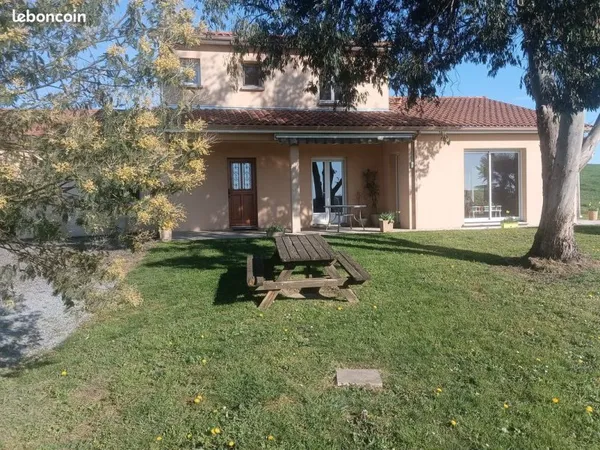 Jolie maison à louer à la campagne
