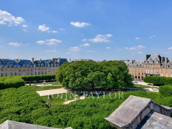 Dernier étage avec de magnifiques vues sur les jardins - Place d
