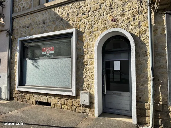 Local, bureau axe passant