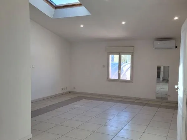 Bureaux 68 m² PERTUIS