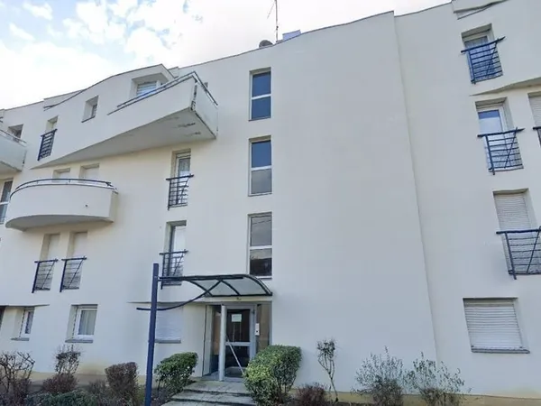 T3 54 m² avec jardin 42 m² - Box - Parking - Proche RER