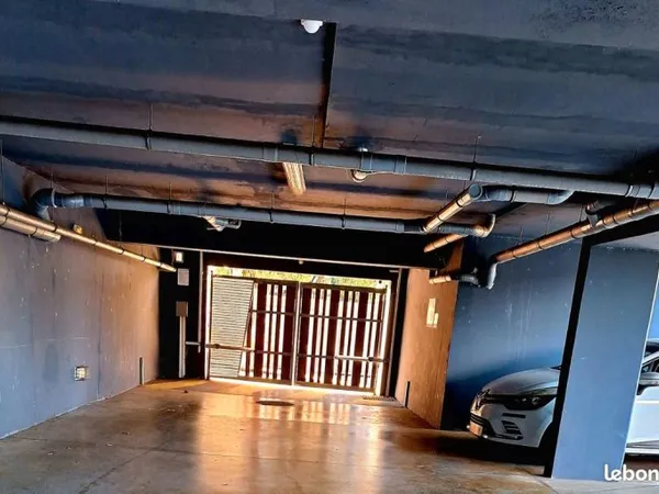 Parking, en plein centre du Tampon, 100/mois