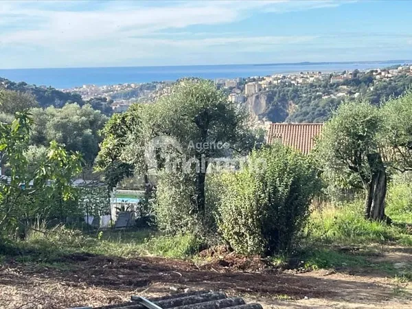 Terrain constructible 599 m²