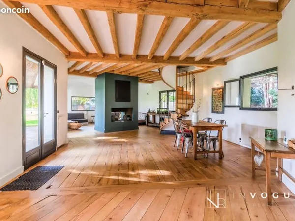 Propriété 8 pièces 230 m²