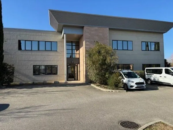 Bureaux 122 m²