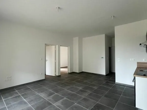 À louer - appartement type 4 - LES PONTS-DE-CE